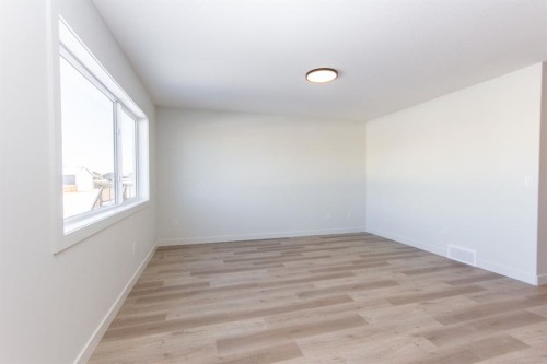260 Augustus Way, Penhold, AB - Indoor Photo Showing Other Room