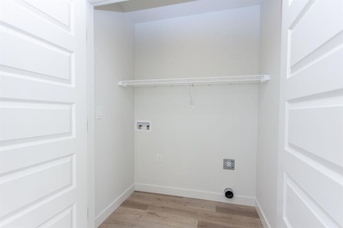 260 Augustus Way, Penhold, AB - Indoor Photo Showing Other Room