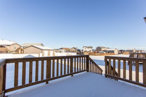 260 Augustus Way, Penhold, AB - Outdoor