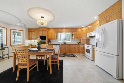 108 Dunham Close, Red Deer, AB - Indoor Photo Showing Kitchen