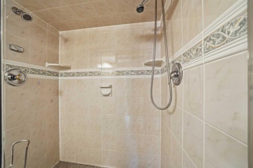 108 Dunham Close, Red Deer, AB - Indoor Photo Showing Bathroom