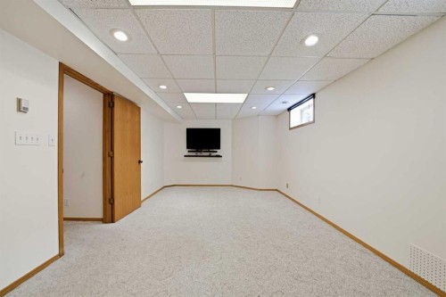 108 Dunham Close, Red Deer, AB - Indoor Photo Showing Other Room