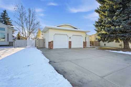 108 Dunham Close, Red Deer, AB - Outdoor