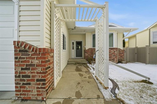 108 Dunham Close, Red Deer, AB - Outdoor