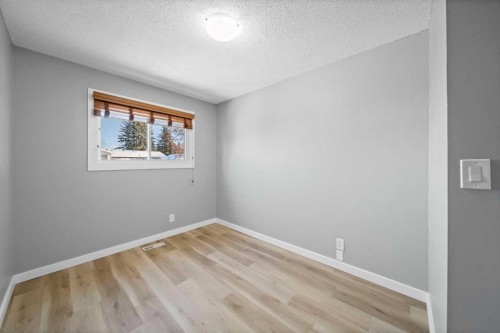 29 Overdown Drive, Red Deer, AB - Indoor Photo Showing Other Room