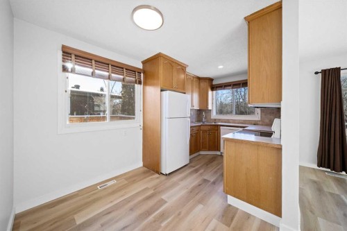 29 Overdown Drive, Red Deer, AB - Indoor Photo Showing Kitchen