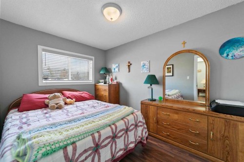 4802 51 Avenue, Strome, AB - Indoor Photo Showing Bedroom