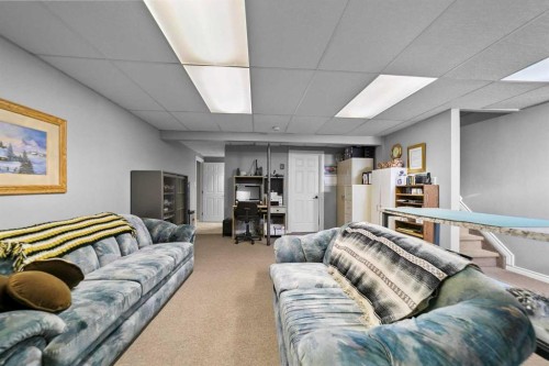 4802 51 Avenue, Strome, AB - Indoor