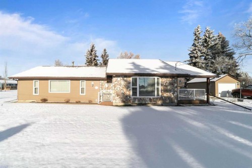 4802 51 Avenue, Strome, AB - Outdoor