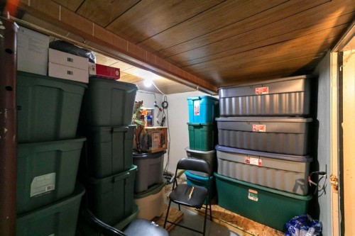 4802 51 Avenue, Strome, AB - Indoor