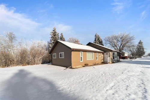 4802 51 Avenue, Strome, AB - Outdoor