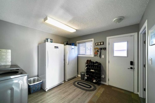 4802 51 Avenue, Strome, AB - Indoor Photo Showing Laundry Room