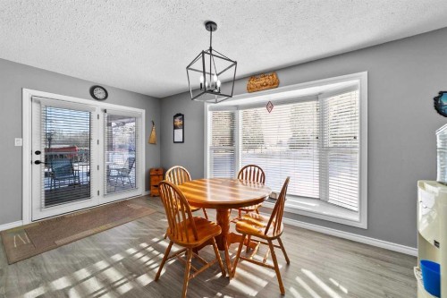 4802 51 Avenue, Strome, AB - Indoor Photo Showing Dining Room