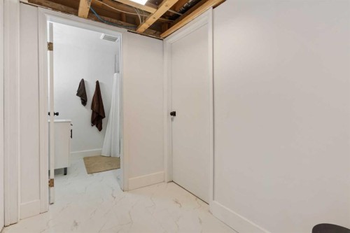 6603 Marler Dr, Camrose, AB - Indoor