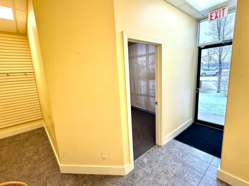 A105-5212 48 Street, Red Deer, AB 