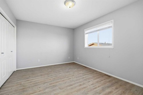 256 Deschner Close, Red Deer, AB - Indoor Photo Showing Other Room