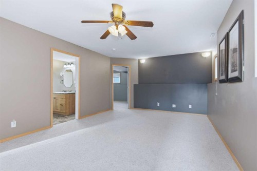 256 Deschner Close, Red Deer, AB - Indoor Photo Showing Other Room