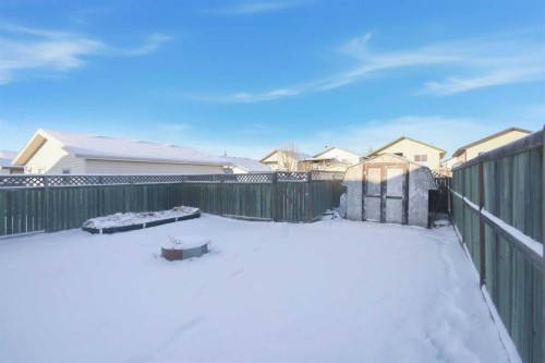 256 Deschner Close, Red Deer, AB - Outdoor