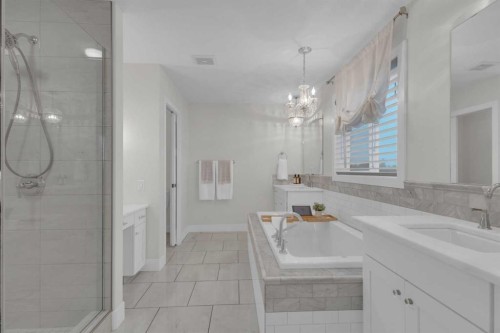 60 Thompson Crescent, Red Deer, AB - Indoor Photo Showing Bathroom