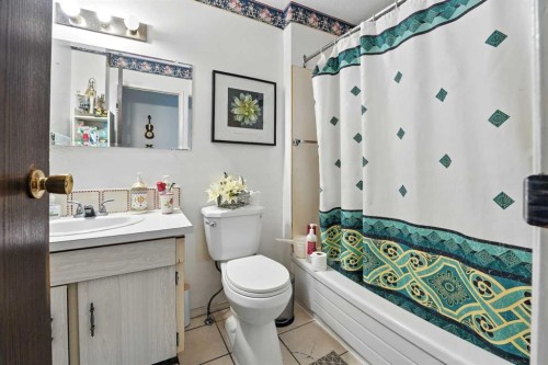 6349 58 Avenue, Red Deer, AB - Indoor Photo Showing Bathroom