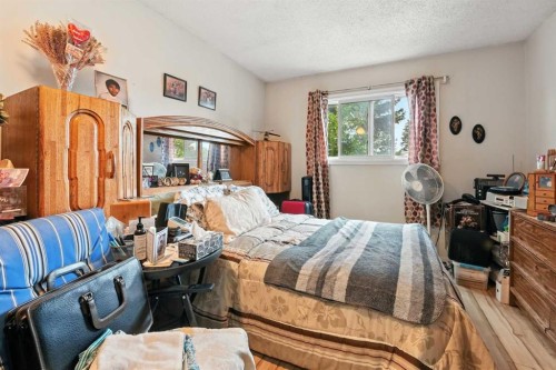 6349 58 Avenue, Red Deer, AB - Indoor Photo Showing Bedroom