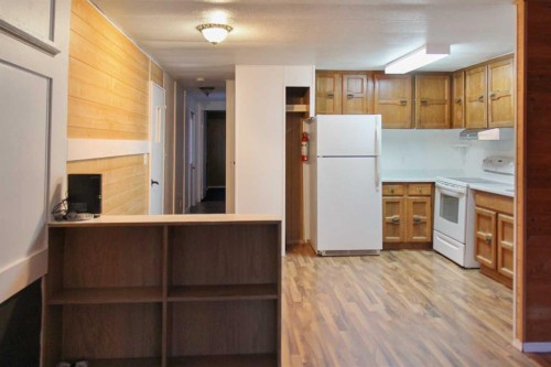 4-4504 41 Street, Camrose, AB 