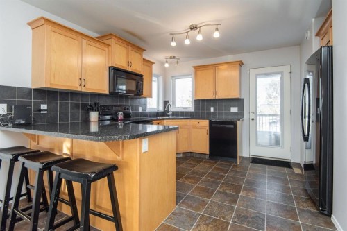 123 Bowman Circle, Sylvan Lake, AB - Indoor Photo Showing Kitchen