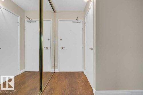 1012-11307 99 Avenue Nw, Edmonton, AB - Indoor Photo Showing Other Room