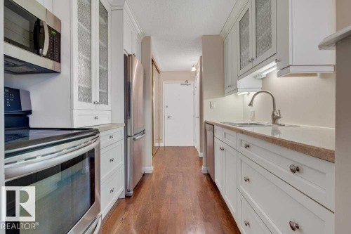 1012-11307 99 Avenue Nw, Edmonton, AB - Indoor Photo Showing Kitchen