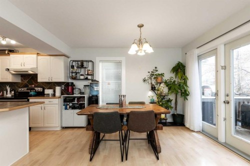 5032 47 Street, Sylvan Lake, AB - Indoor