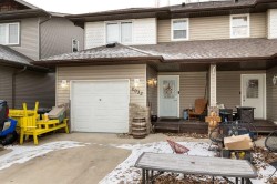5032 47 Street  Sylvan Lake, AB T4S 1X9