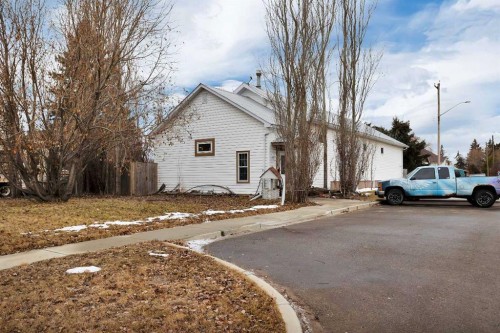 4824 50 Street, Clive, AB - Outdoor