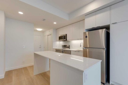 2607-8500 19 Avenue Se, Calgary, AB - Indoor Photo Showing Kitchen