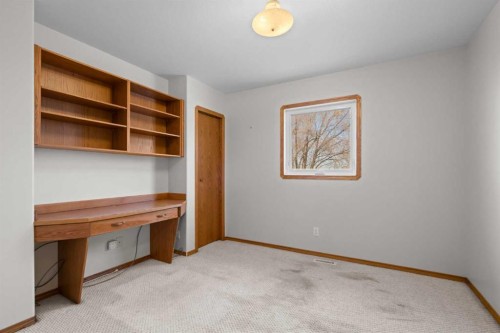 6502 55 Avenue, Camrose, AB - Indoor Photo Showing Other Room