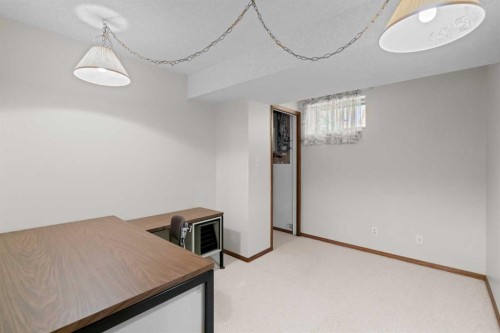 6502 55 Avenue, Camrose, AB - Indoor Photo Showing Other Room