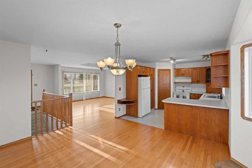 6502 55 Avenue, Camrose, AB - Indoor Photo Showing Kitchen