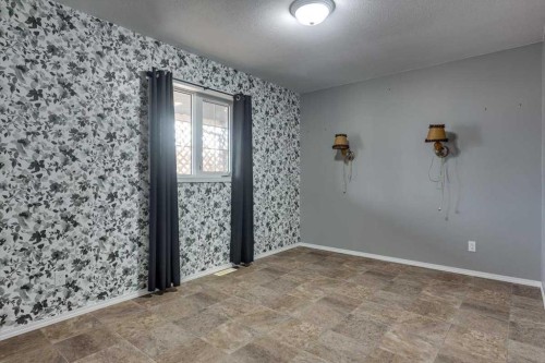 6110 38 Avenue, Stettler, AB - Indoor Photo Showing Other Room