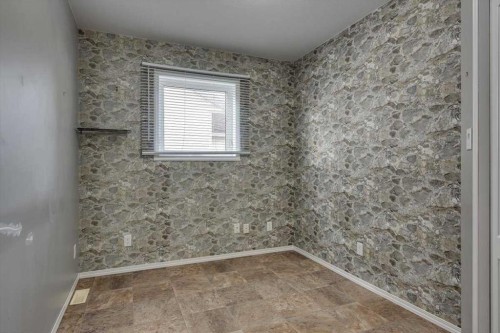 6110 38 Avenue, Stettler, AB - Indoor Photo Showing Other Room