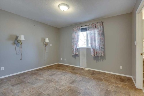 6110 38 Avenue, Stettler, AB - Indoor Photo Showing Other Room