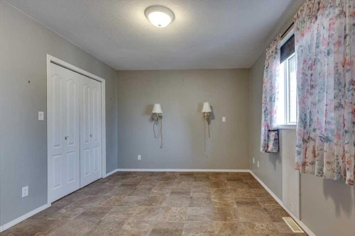 6110 38 Avenue, Stettler, AB - Indoor Photo Showing Other Room