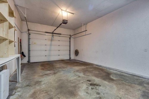 6110 38 Avenue, Stettler, AB - Indoor Photo Showing Garage