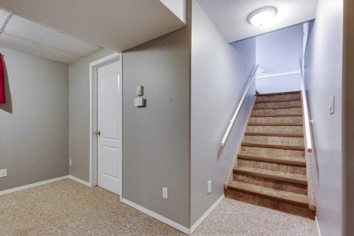 6110 38 Avenue, Stettler, AB - Indoor Photo Showing Other Room