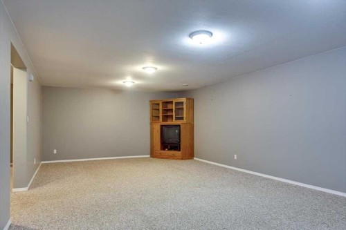 6110 38 Avenue, Stettler, AB - Indoor Photo Showing Other Room