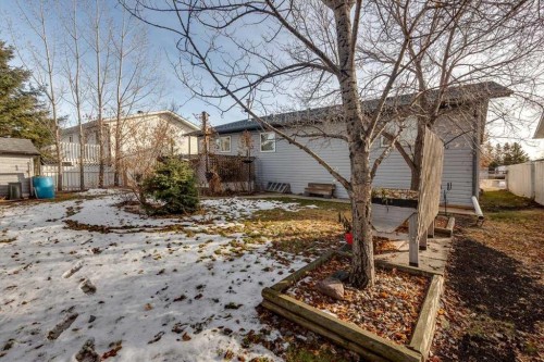 6110 38 Avenue, Stettler, AB - Outdoor