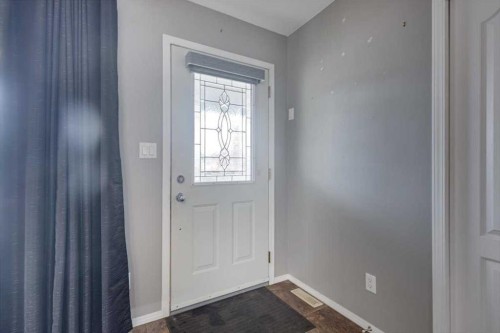 6110 38 Avenue, Stettler, AB - Indoor Photo Showing Other Room