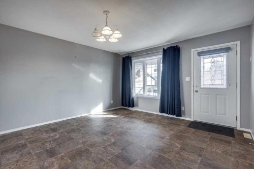 6110 38 Avenue, Stettler, AB - Indoor Photo Showing Other Room