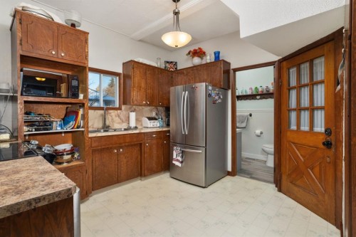 4825 51 St, Sedgewick, AB - Indoor Photo Showing Kitchen