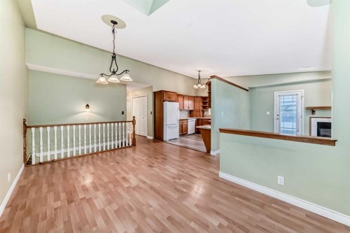 135 Kemp Avenue, Red Deer, AB - Indoor Photo Showing Other Room