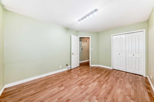 135 Kemp Avenue, Red Deer, AB - Indoor Photo Showing Other Room