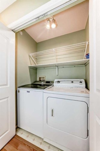 135 Kemp Avenue, Red Deer, AB - Indoor Photo Showing Laundry Room